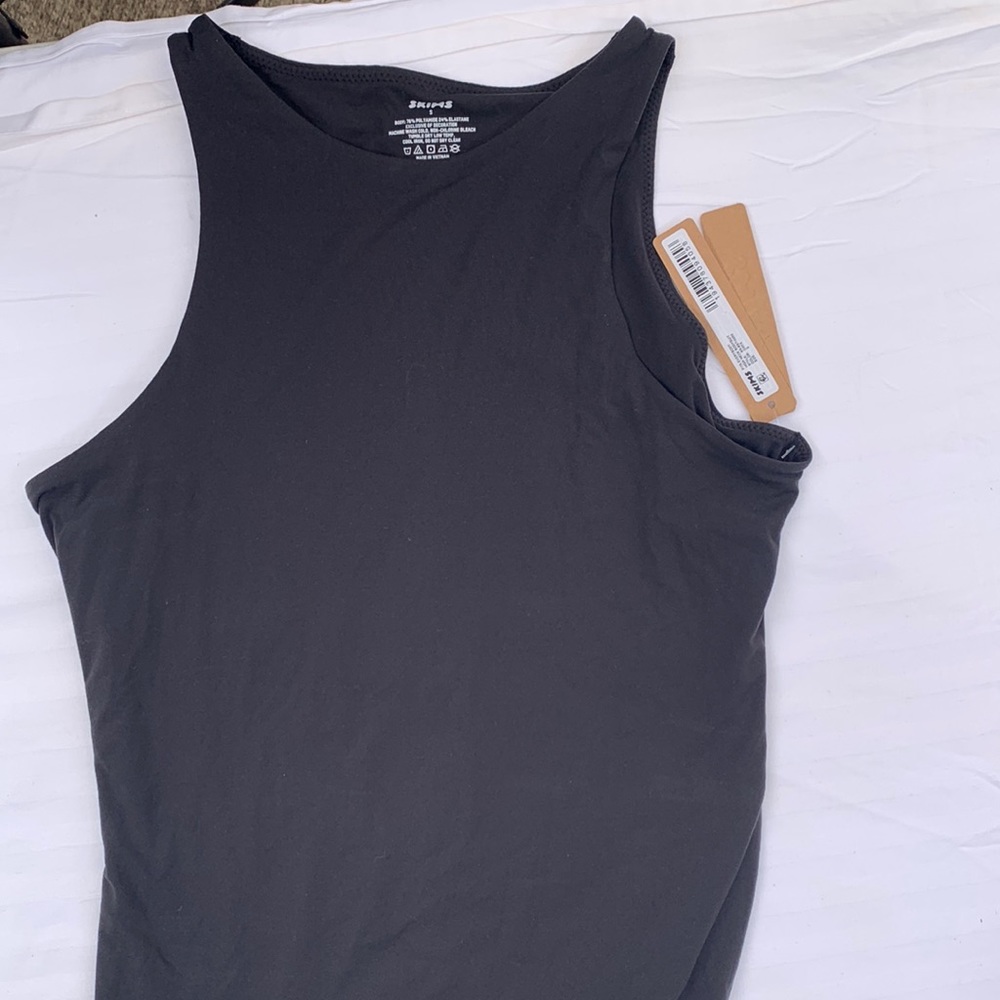 SKIMS bodysuit NWT